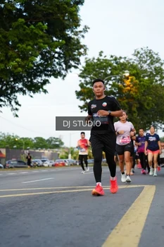 Runner Photo 4198300