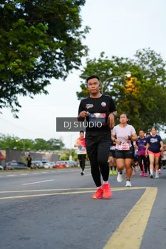 Runner Photo 4198304