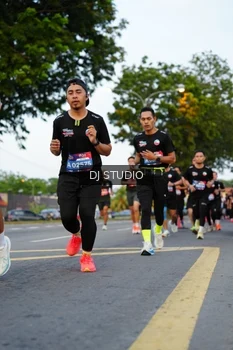 Runner Photo 4198306