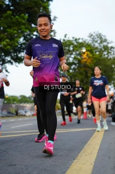 Runner Photo 4198342