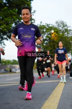 Runner Photo 4198348