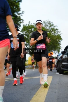 Runner Photo 4198374