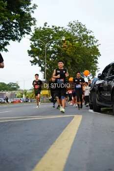 Runner Photo 4198376