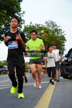 Runner Photo 4198435