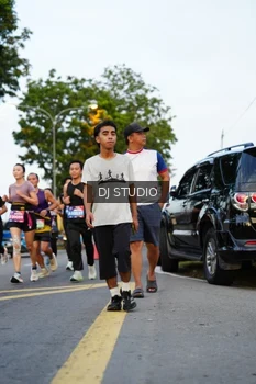 Runner Photo 4198451