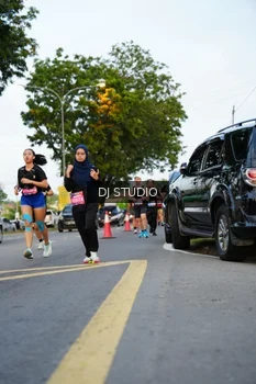Runner Photo 4198471