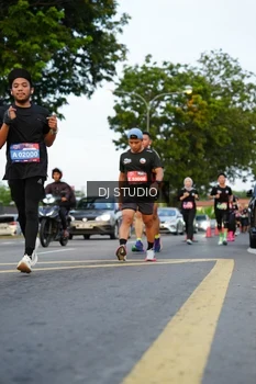 Runner Photo 4198535