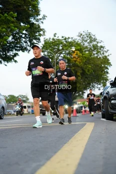Runner Photo 4198619