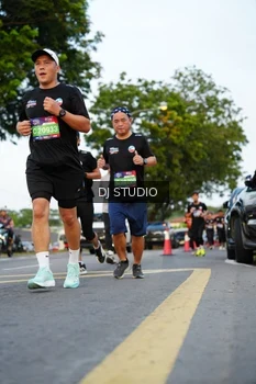 Runner Photo 4198626