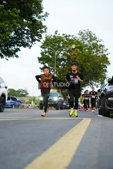 Runner Photo 4198643