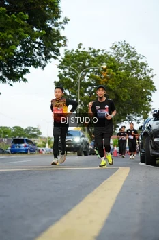 Runner Photo 4198657