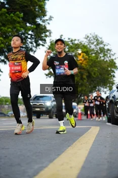 Runner Photo 4198658