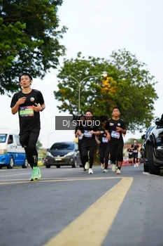 Runner Photo 4198675