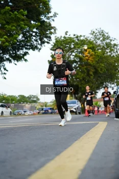 Runner Photo 4198716