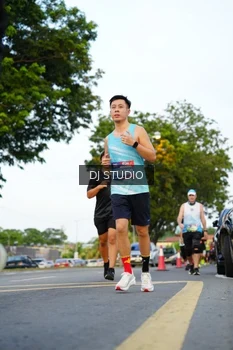 Runner Photo 4198975
