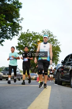 Runner Photo 4198998