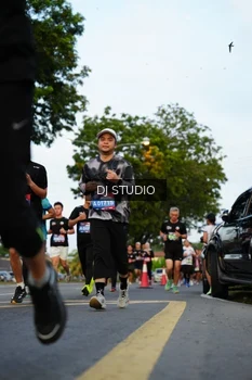 Runner Photo 4199076