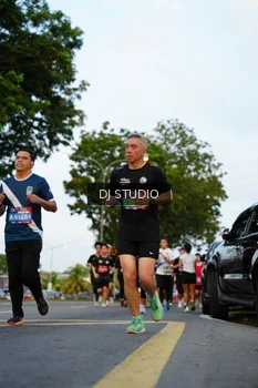 Runner Photo 4199094