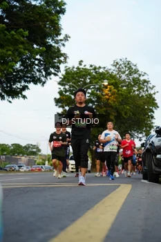 Runner Photo 4199105