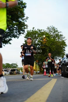 Runner Photo 4199296