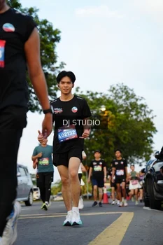 Runner Photo 4199365