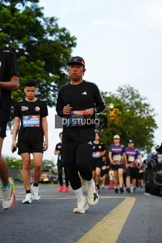 Runner Photo 4199456