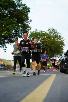 Runner Photo 4199462