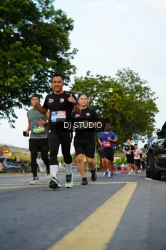 Runner Photo 4199464