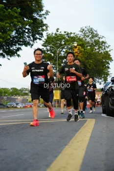 Runner Photo 4199573