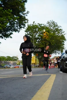 Runner Photo 4199615
