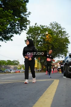 Runner Photo 4199616