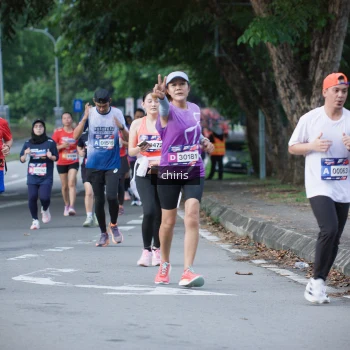 Runner Photo 42004