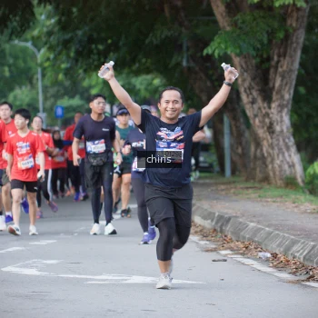 Runner Photo 42012