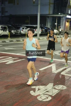 Runner Photo 4201542