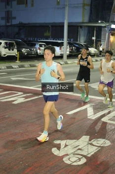Runner Photo 4201543