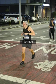 Runner Photo 4201699