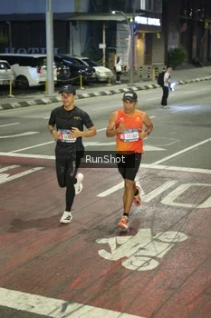 Runner Photo 4201715