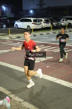 Runner Photo 4201758