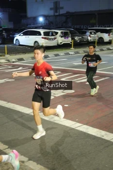 Runner Photo 4201761