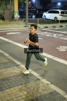 Runner Photo 4201778