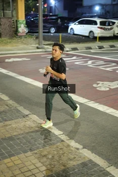 Runner Photo 4201793