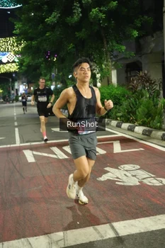 Runner Photo 4203002