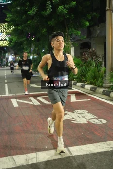 Runner Photo 4203012