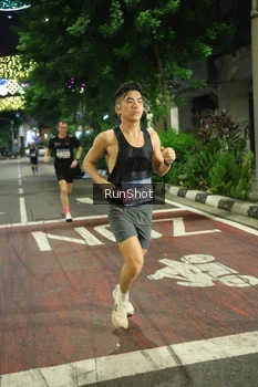 Runner Photo 4203013