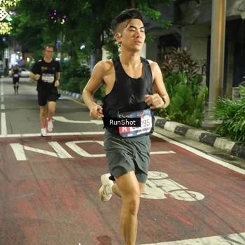 Runner Photo 4203014