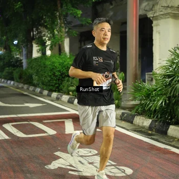 Runner Photo 4203043
