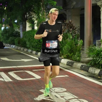 Runner Photo 4203056