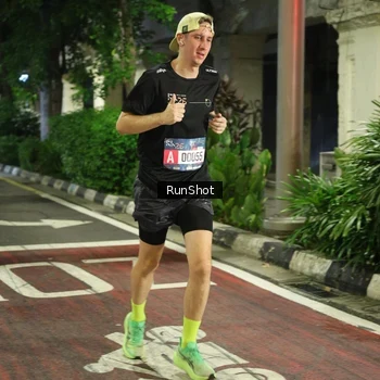 Runner Photo 4203061