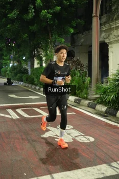 Runner Photo 4203073