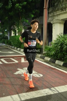 Runner Photo 4203080